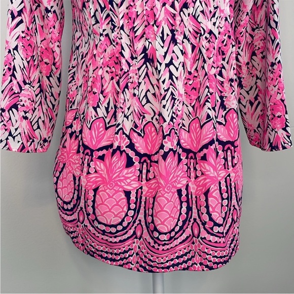 Lily Pulitzer Marilina High Tide Navy Citrus Kiss
Engineered Tunic Top. Size XXS - Picture 10 of 14